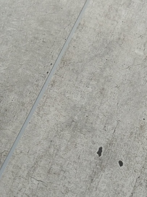 2204M66 Cracked Cement
